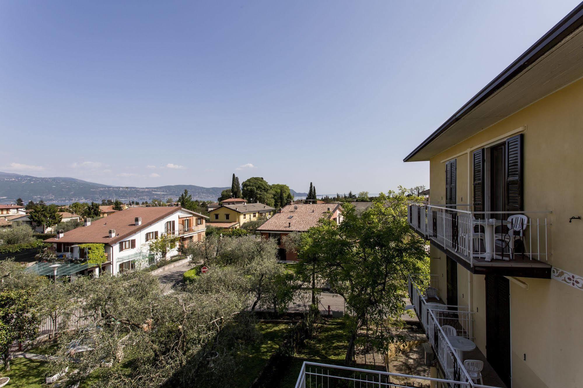 Hotel Sorriso ตอสโกลาโน มาแดร์โน ภายนอก รูปภาพ