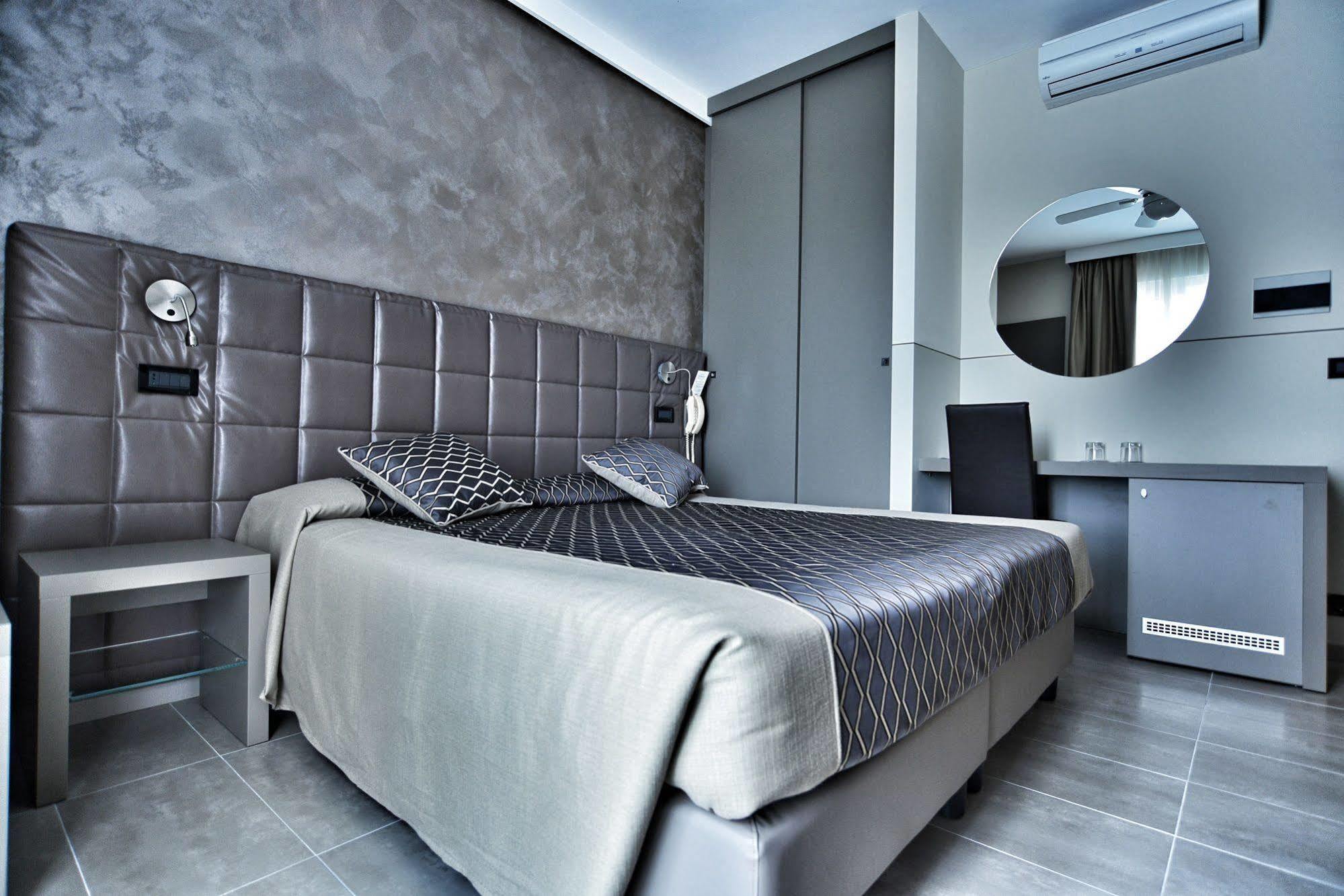 Hotel Sorriso ตอสโกลาโน มาแดร์โน ภายนอก รูปภาพ