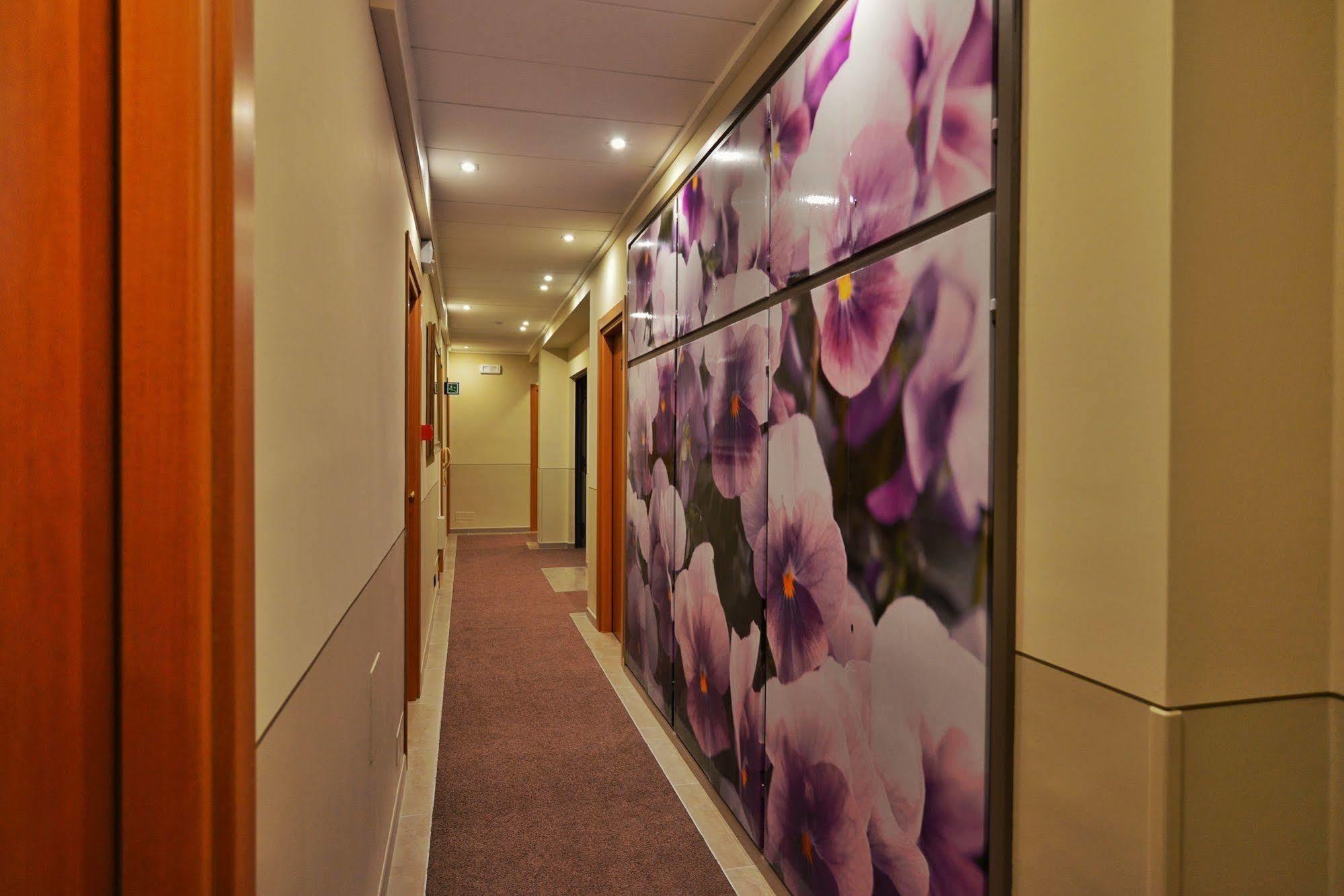Hotel Sorriso ตอสโกลาโน มาแดร์โน ภายนอก รูปภาพ
