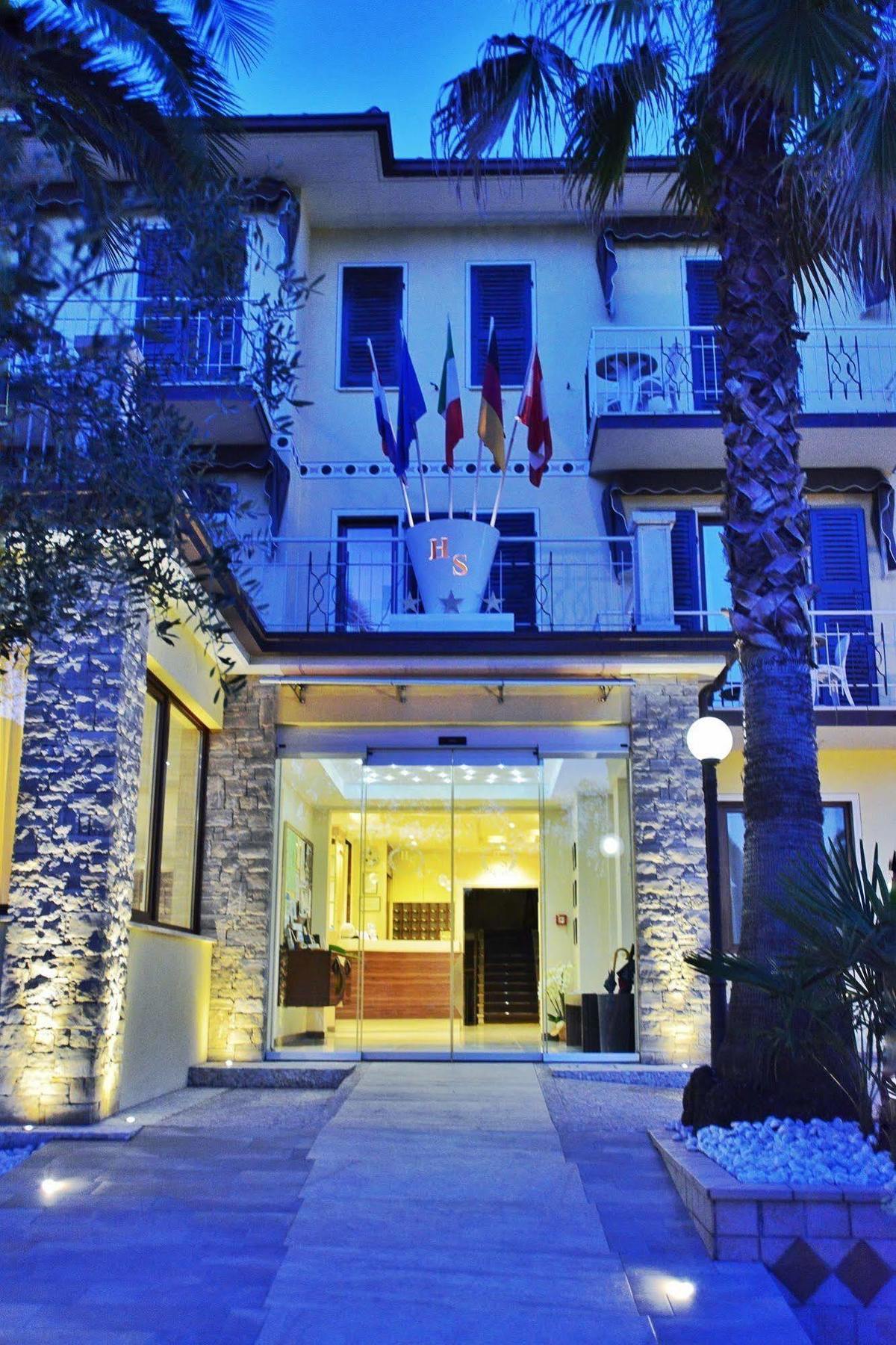 Hotel Sorriso ตอสโกลาโน มาแดร์โน ภายนอก รูปภาพ
