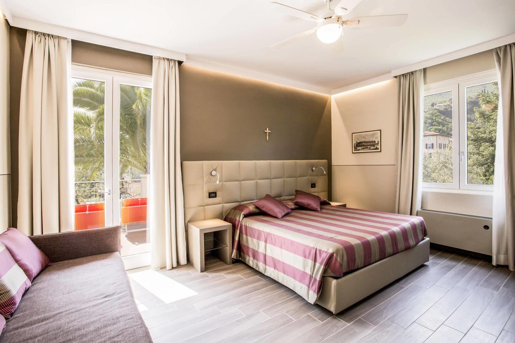 Hotel Sorriso ตอสโกลาโน มาแดร์โน ภายนอก รูปภาพ