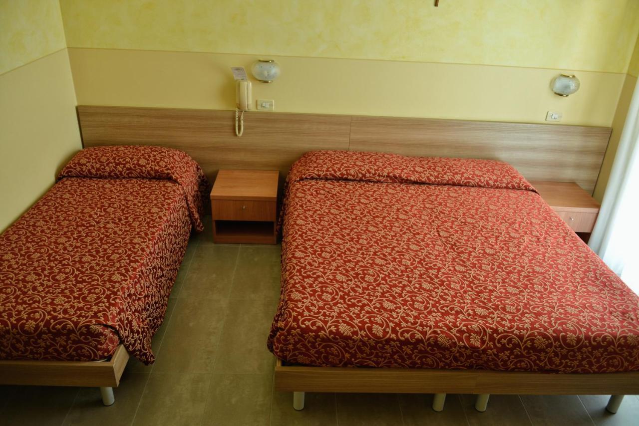 Hotel Sorriso ตอสโกลาโน มาแดร์โน ภายนอก รูปภาพ